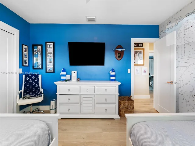 436 Tamarind Dr, Hallandale Beach FL 33009