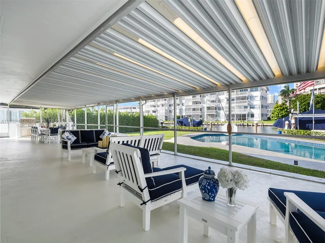 436 Tamarind Dr, Hallandale Beach FL 33009