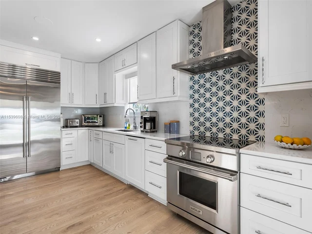 436 Tamarind Dr, Hallandale Beach FL 33009