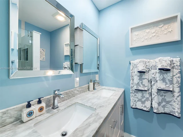 436 Tamarind Dr, Hallandale Beach FL 33009