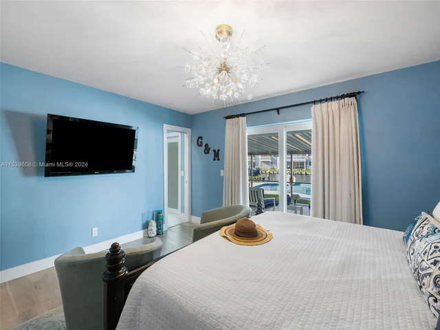 436 Tamarind Dr, Hallandale Beach FL 33009