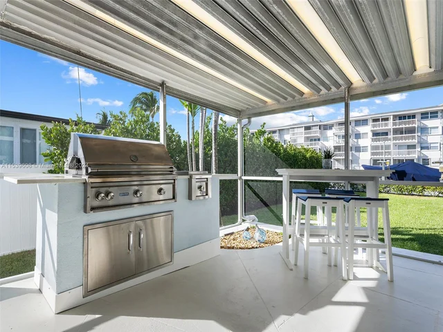 436 Tamarind Dr, Hallandale Beach FL 33009