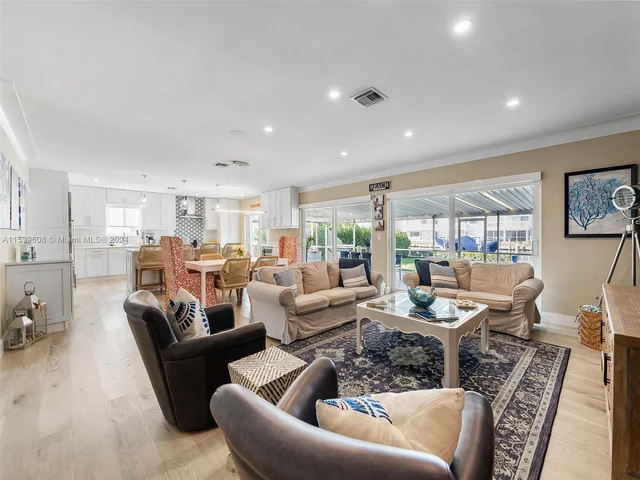 436 Tamarind Dr, Hallandale Beach FL 33009