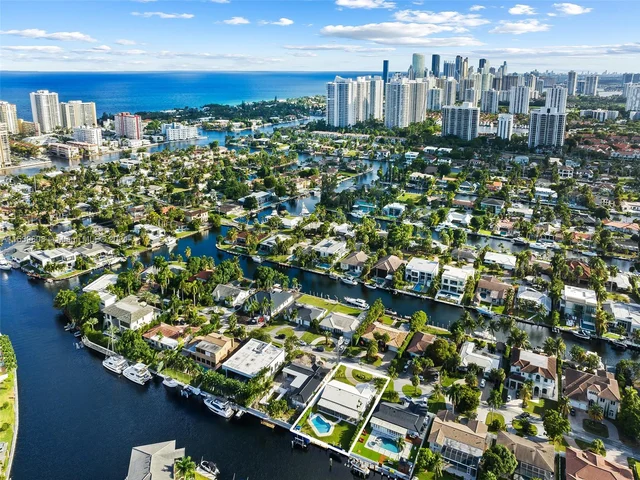 436 Tamarind Dr, Hallandale Beach FL 33009