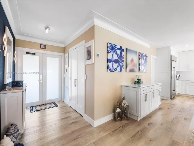 436 Tamarind Dr, Hallandale Beach FL 33009