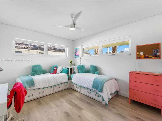 436 Tamarind Dr, Hallandale Beach FL 33009