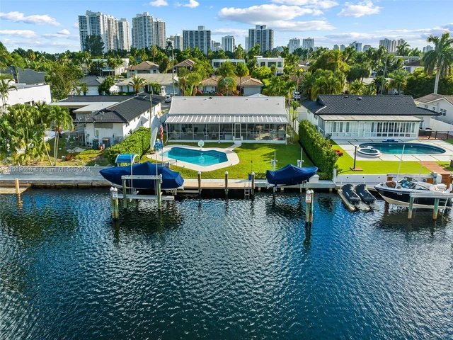 436 Tamarind Dr, Hallandale Beach FL 33009