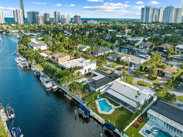 436 Tamarind Dr, Hallandale Beach FL 33009