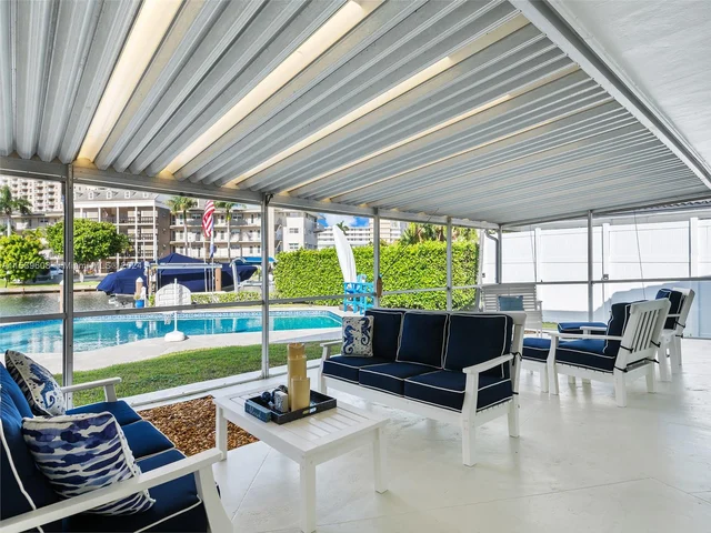 436 Tamarind Dr, Hallandale Beach FL 33009