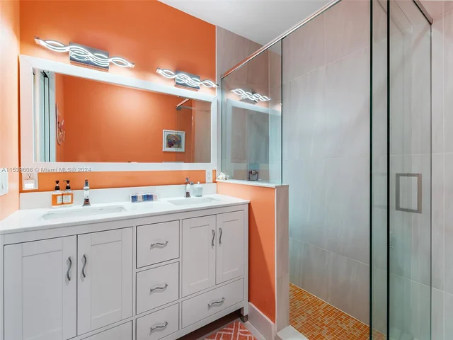 436 Tamarind Dr, Hallandale Beach FL 33009