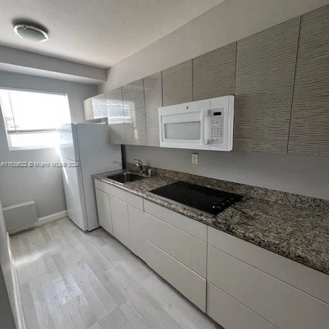 620 76th St # 5, Miami Beach FL 33141