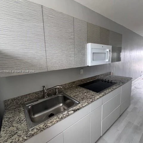 620 76th St # 5, Miami Beach FL 33141