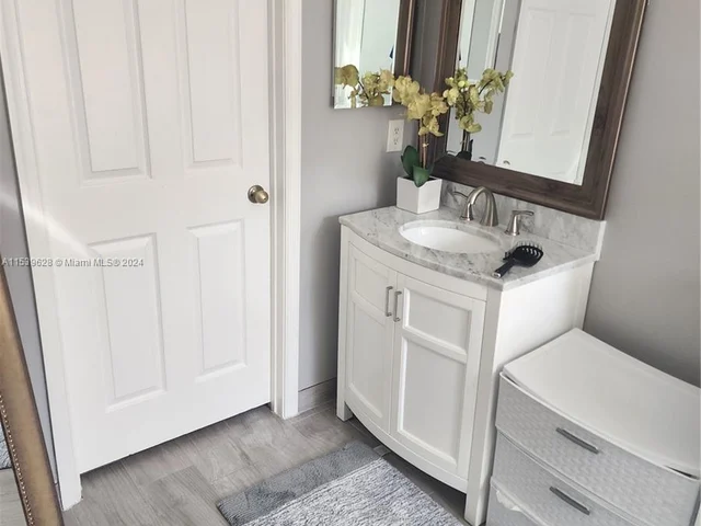 6350 W Longboat Ln W # 103, Boca Raton FL 33433