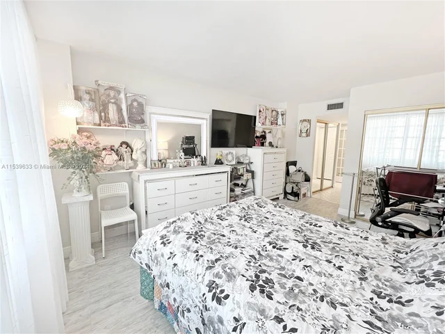 2801 NE 183rd St # 1108W, Aventura FL 33160