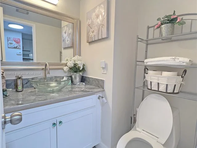 2801 NE 183rd St # 1108W, Aventura FL 33160