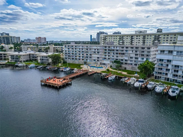 400 Golden Isles Dr # 47, Hallandale Beach FL 33009