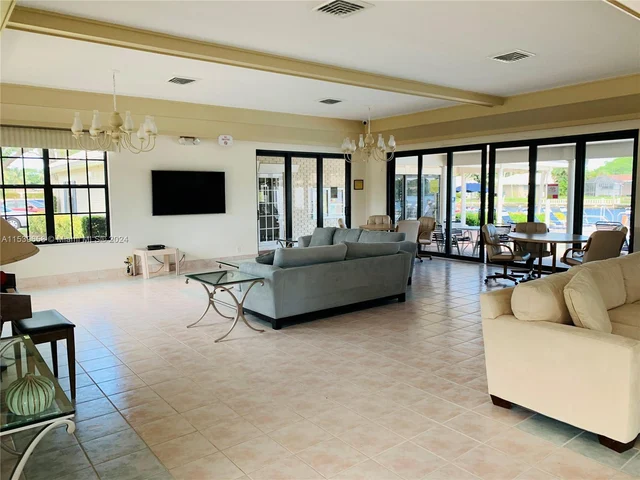 180 Cypress Club Dr # 822, Pompano Beach FL 33060