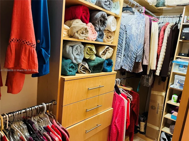 180 Cypress Club Dr # 822, Pompano Beach FL 33060