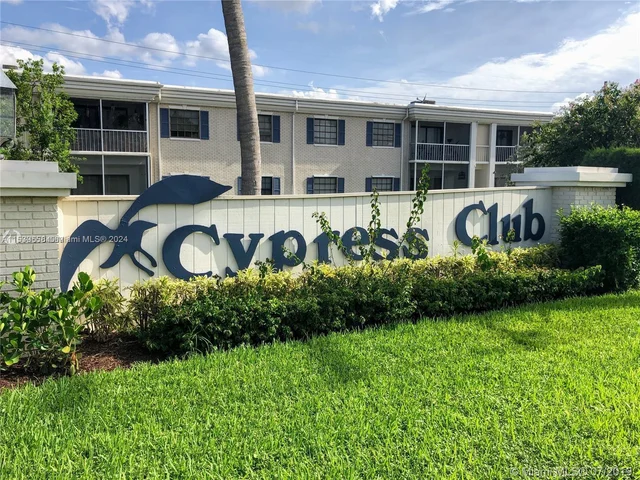 180 Cypress Club Dr # 822, Pompano Beach FL 33060