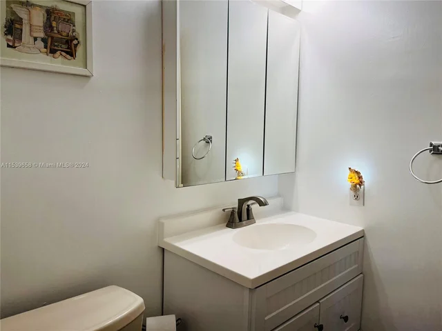 180 Cypress Club Dr # 822, Pompano Beach FL 33060