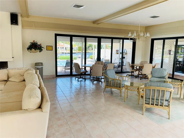 180 Cypress Club Dr # 822, Pompano Beach FL 33060