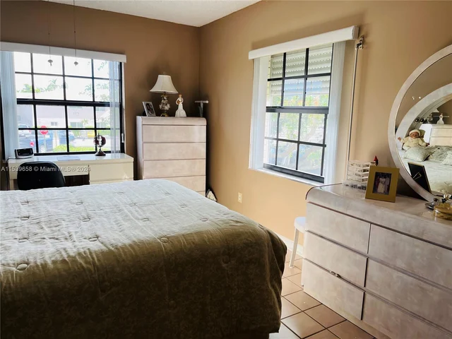 180 Cypress Club Dr # 822, Pompano Beach FL 33060