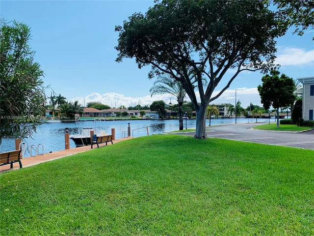 180 Cypress Club Dr # 822, Pompano Beach FL 33060