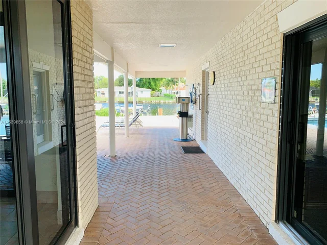 180 Cypress Club Dr # 822, Pompano Beach FL 33060