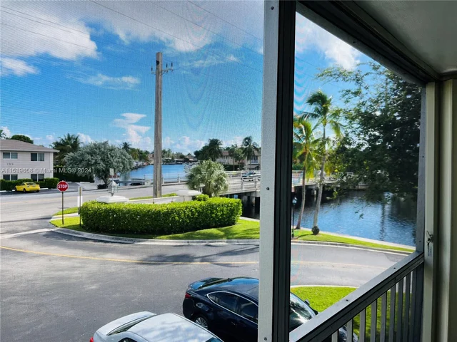 180 Cypress Club Dr # 822, Pompano Beach FL 33060