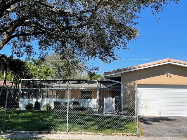 1200 N 40th Ave, Hollywood FL 33021