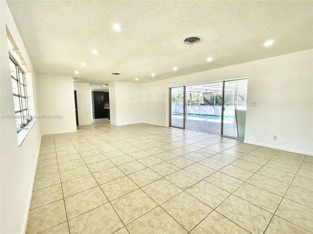 1200 N 40th Ave, Hollywood FL 33021