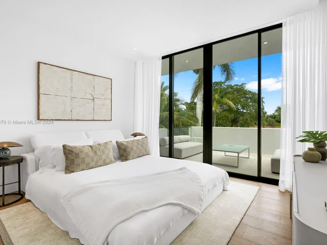 9520 W Broadview Dr, Bay Harbor Islands FL 33154