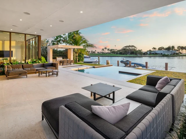 9520 W Broadview Dr, Bay Harbor Islands FL 33154