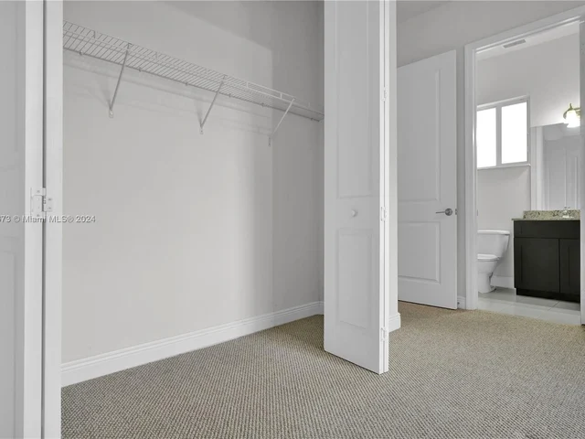 9381 SW 174th St, Palmetto Bay FL 33157