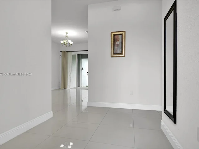 9381 SW 174th St, Palmetto Bay FL 33157