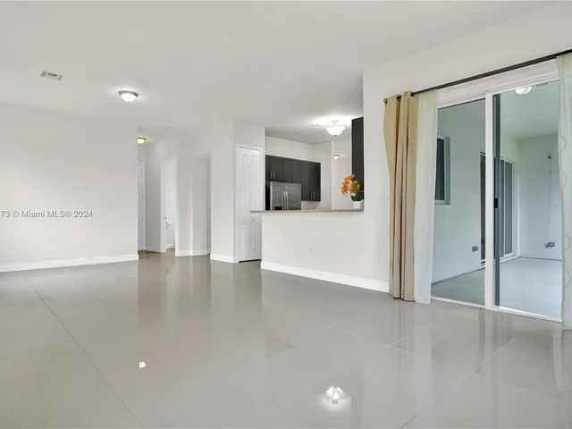 9381 SW 174th St, Palmetto Bay FL 33157