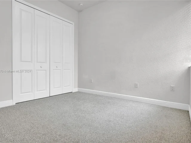 9381 SW 174th St, Palmetto Bay FL 33157