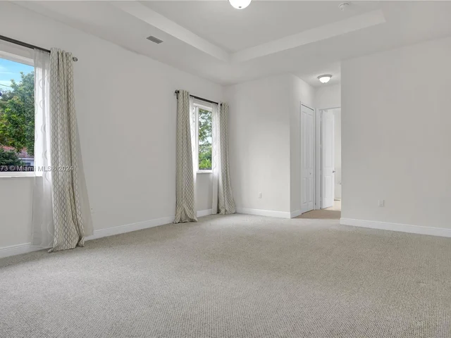 9381 SW 174th St, Palmetto Bay FL 33157