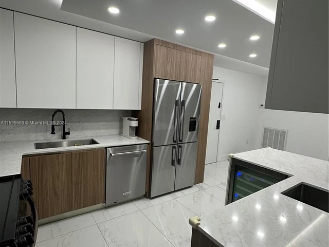 9273 Collins Ave # 106, Surfside FL 33154