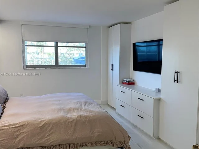 9273 Collins Ave # 106, Surfside FL 33154