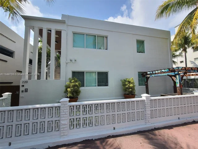 220 Collins Ave # 9B, Miami Beach FL 33139