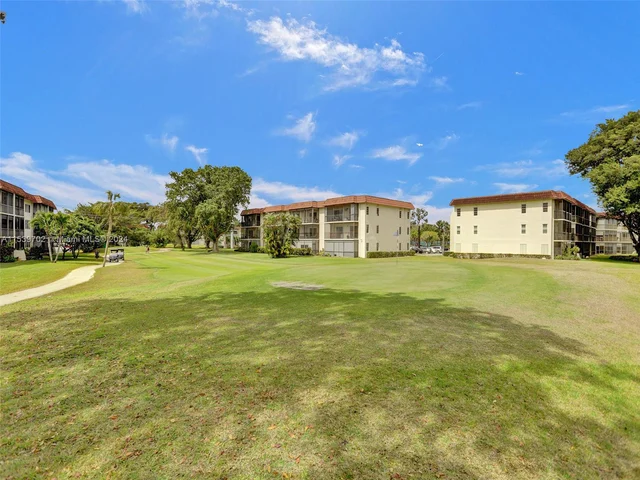 211 S Hollybrook Dr # 207, Pembroke Pines FL 33025