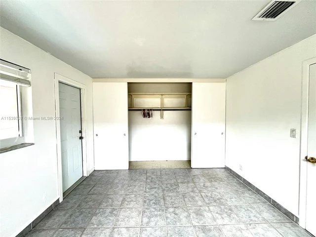 2909 Middle River Dr # 201, Fort Lauderdale FL 33306