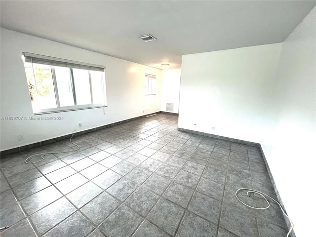 2909 Middle River Dr # 201, Fort Lauderdale FL 33306