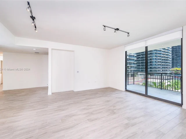 999 SW 1st Ave # 1417, Miami FL 33130