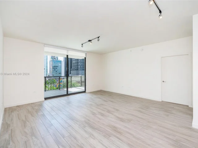 999 SW 1st Ave # 1417, Miami FL 33130