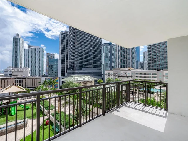 999 SW 1st Ave # 1417, Miami FL 33130