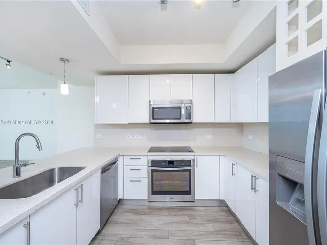 999 SW 1st Ave # 1417, Miami FL 33130