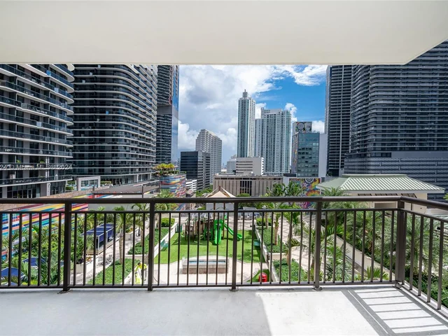 999 SW 1st Ave # 1417, Miami FL 33130