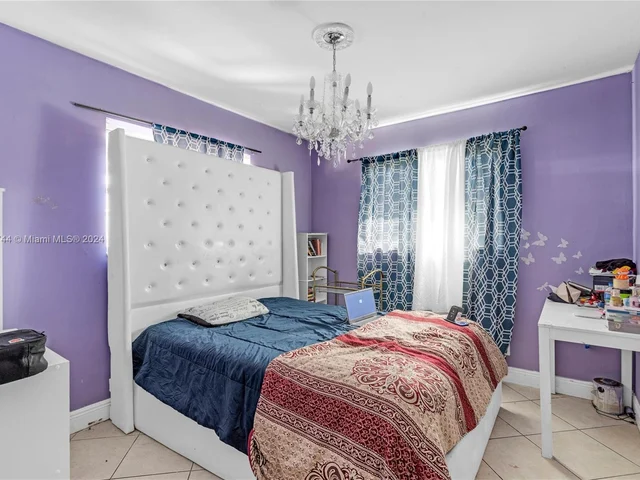 6561 Lincoln St, Hollywood FL 33024